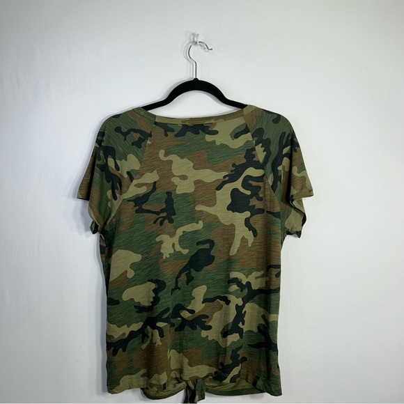 Sanctuary Gorpcore Green Camo Print Tie Front Natural Hiking Outdoor Tee Size: M - Picture 2 of 9